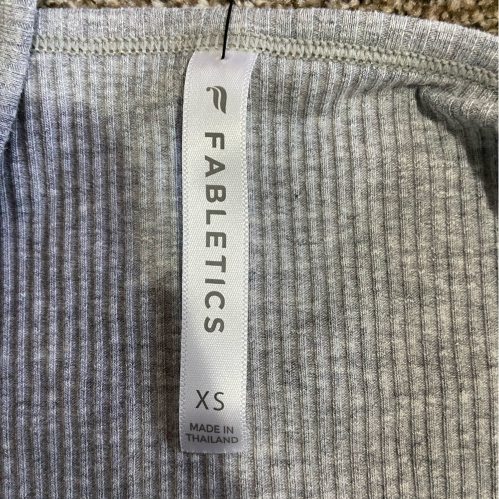 Fabletics Ribbed Tank. Size XS - Picture 3 of 3